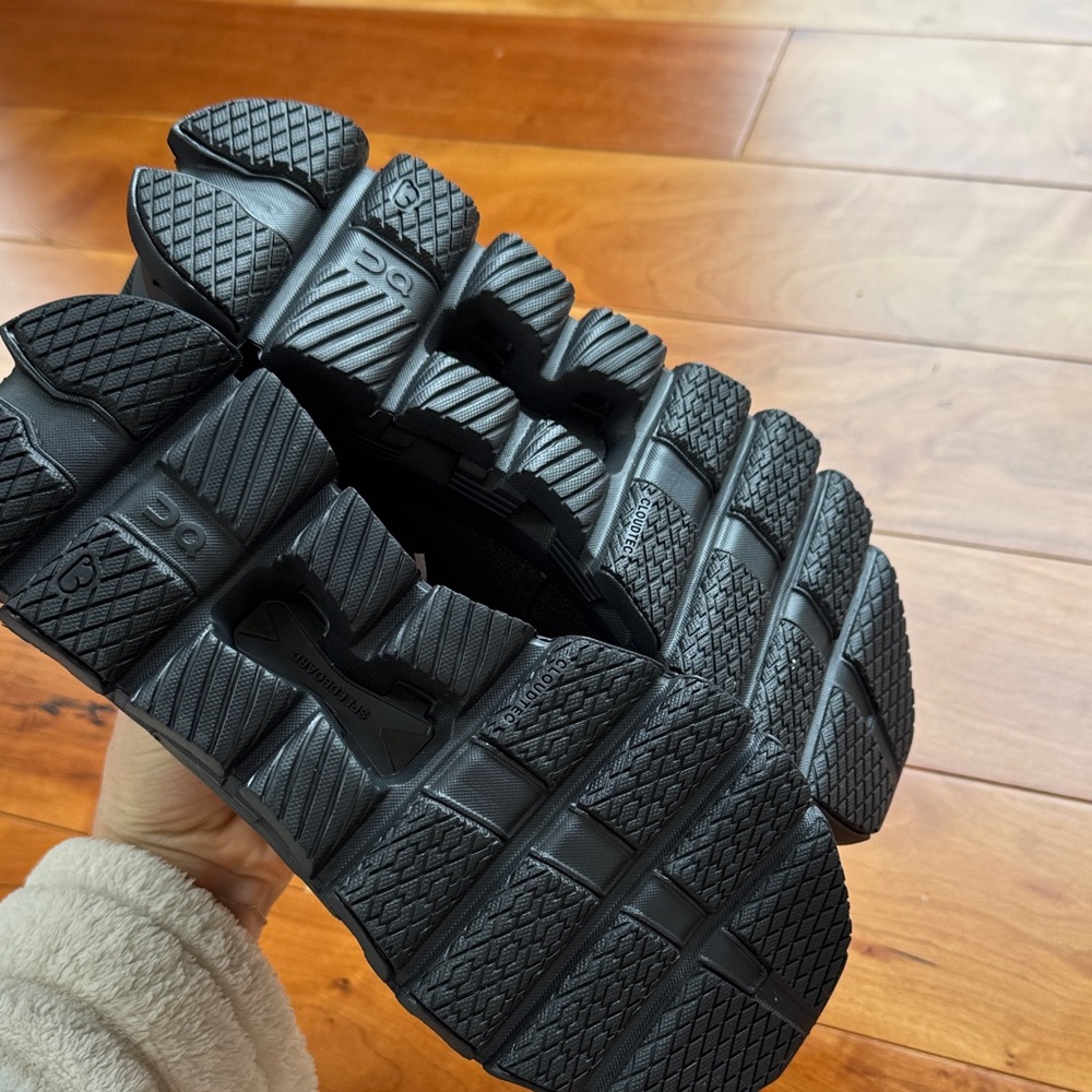 On Running Cloud X Shoes - Black, new - Picture 3 of 6